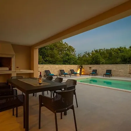 Giulia By Istrialux Willa *